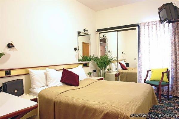 Mendeli Street Hotel By Prima Hotels - 18 Years Plus Тел Авив Стая снимка