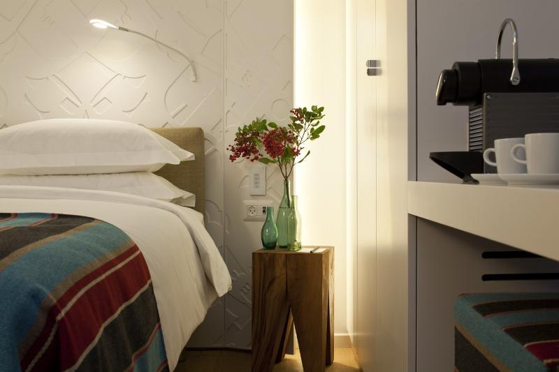 Mendeli Street Hotel By Prima Hotels - 18 Years Plus Тел Авив Екстериор снимка